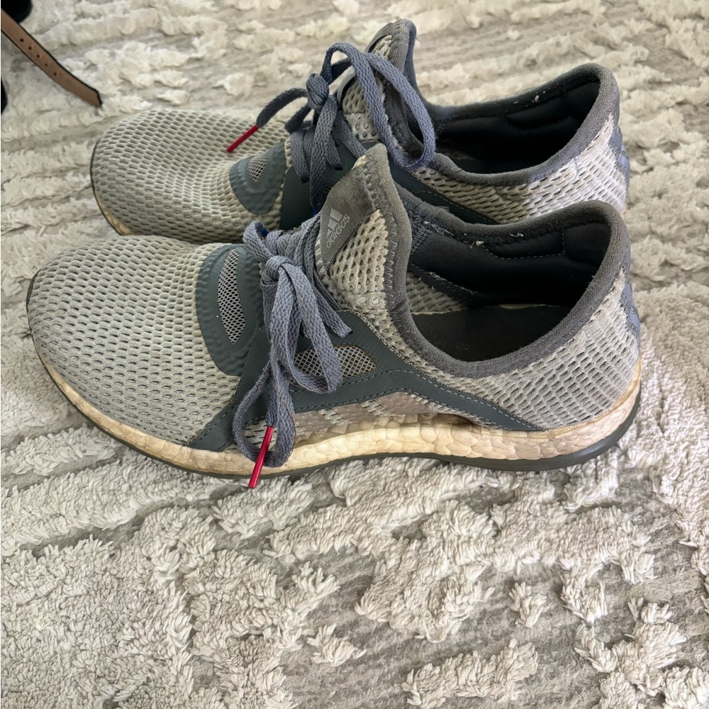 Adidas Gray Sneakers with Breathable Knit and Cushioned Midsole